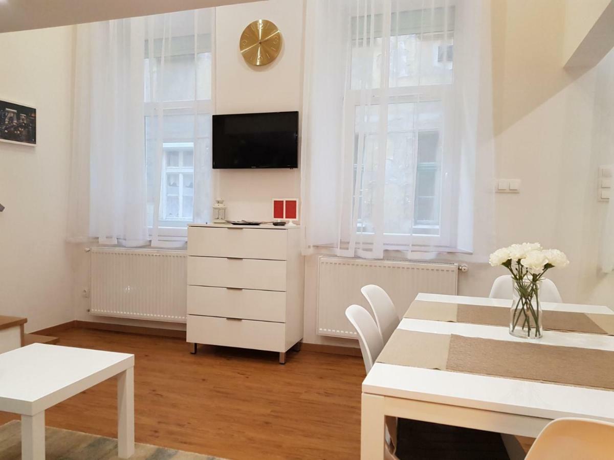 Renaissance Studio Apartment Budapest Esterno foto