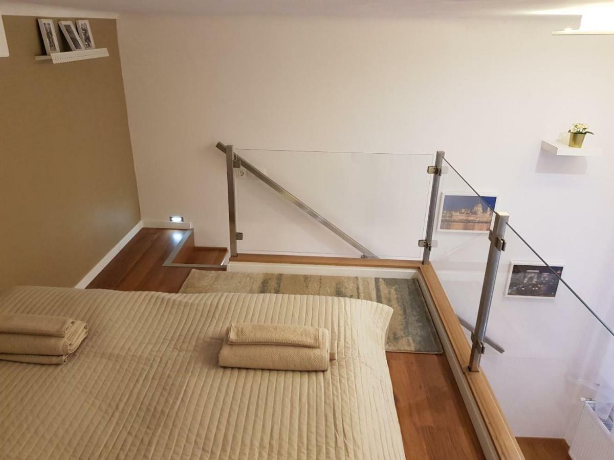 Renaissance Studio Apartment Budapest Esterno foto